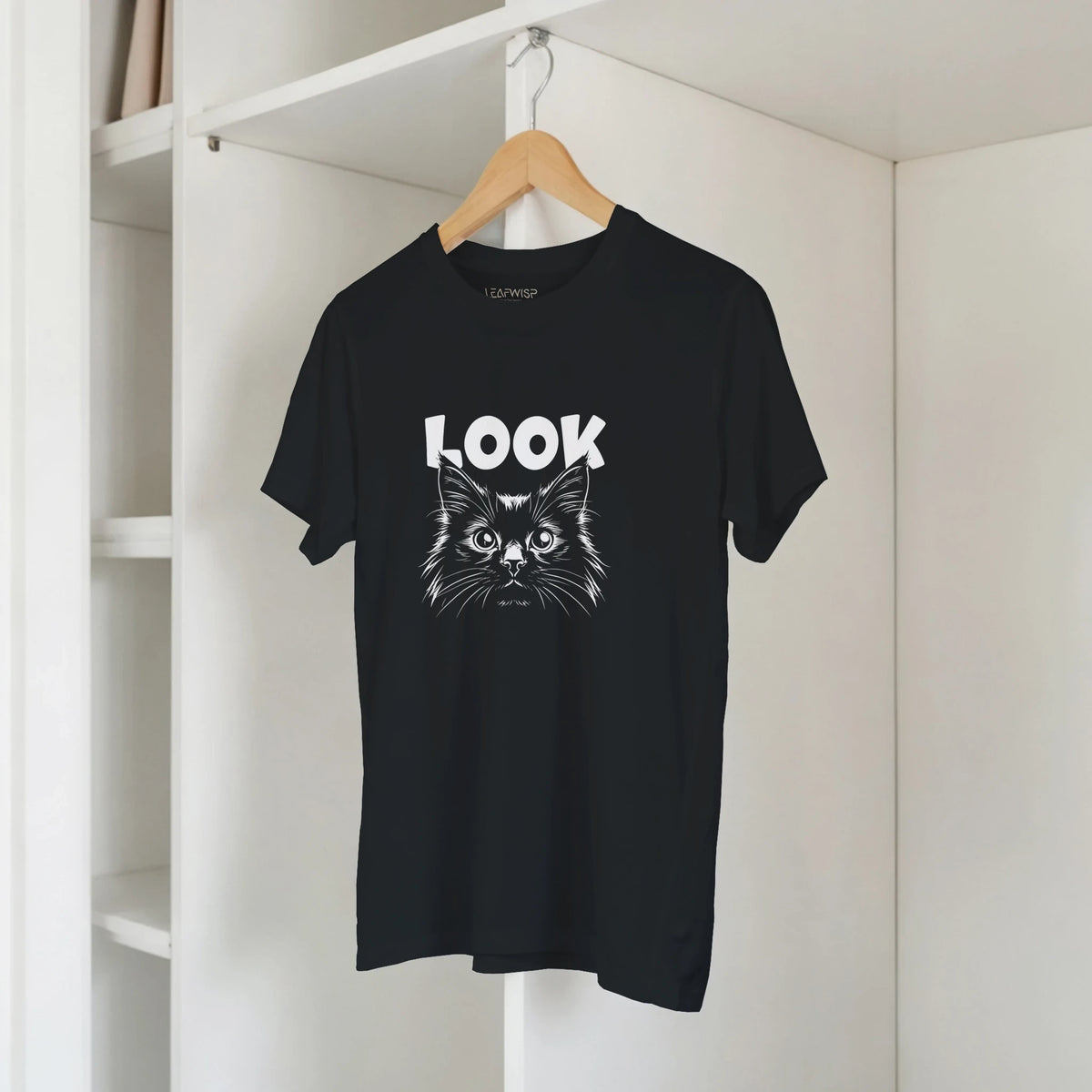 T-shirt LOOK Leafwisp - illustration chat minimaliste regard, vue 4